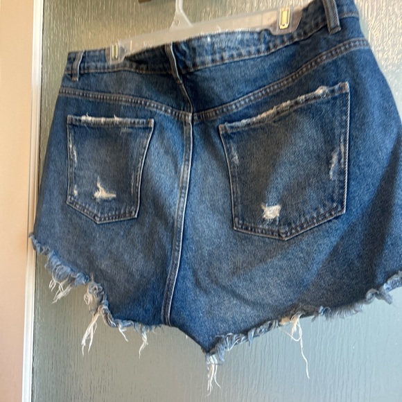 Blue Zara Denim Shorts - Picture 5 of 7